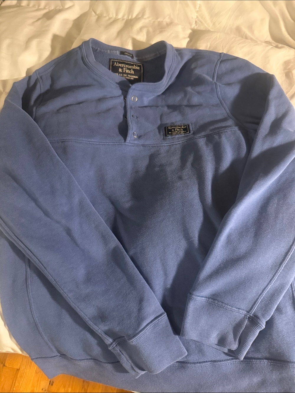 Abercrombie & Fitch Men’s Light Blue Crewneck Henley Sweatshirt